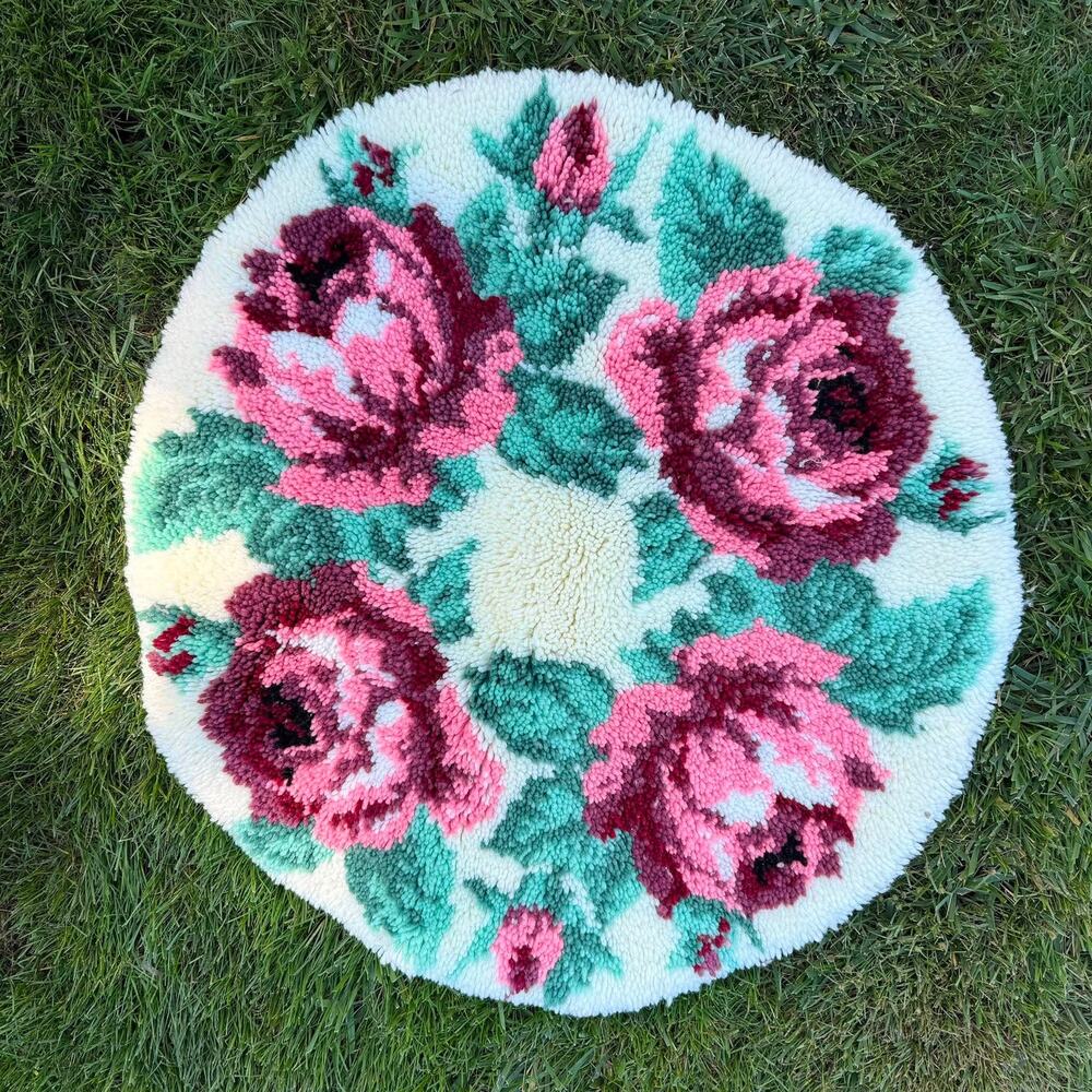 Vintage Floral Latch Hook Rug Round Rose Flower 80s Completed Yarn Art 31x31